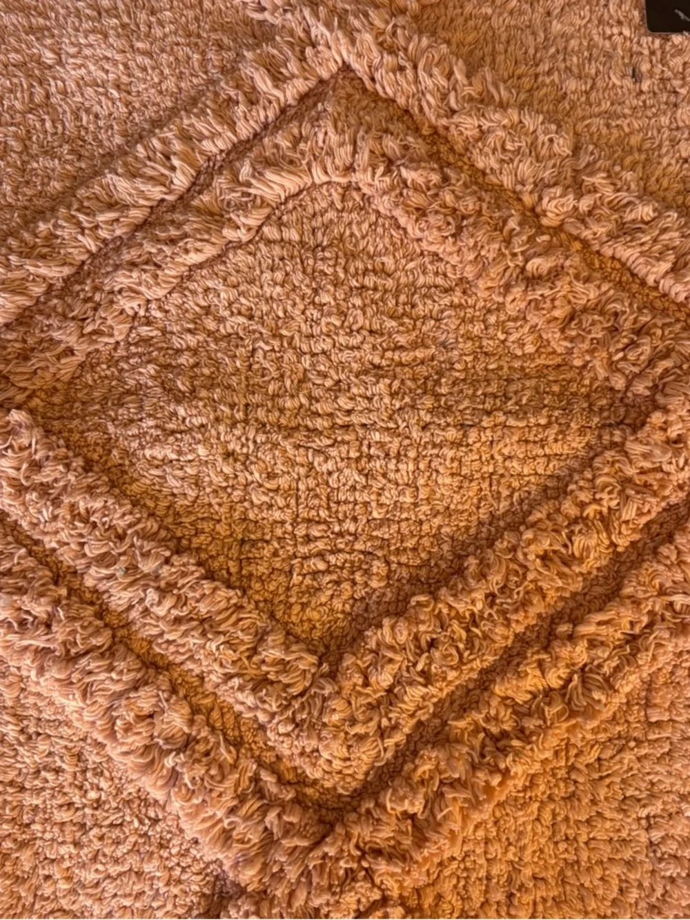 NWT Middleton Home Pink Cotton Bath Rugs Set of 2